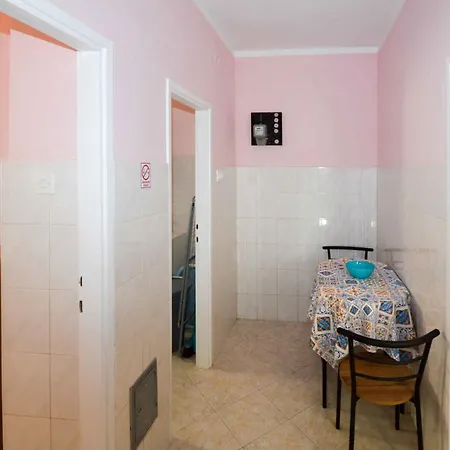 In Pula/istrien 38219 Apartment *